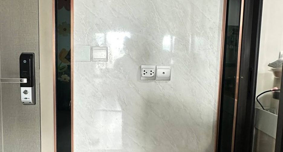 For rent and for sale 1 bed condo in Huai Khwang, Bangkok