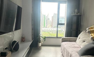 出租 和 出售 1 卧室 公寓 在 Huai Khwang, 曼谷