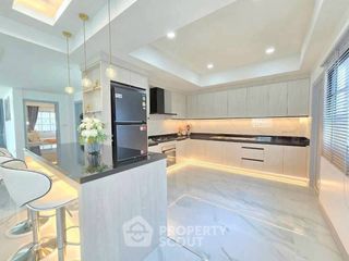 For sale 4 bedrooms condo in Bang Lamung, Chonburi