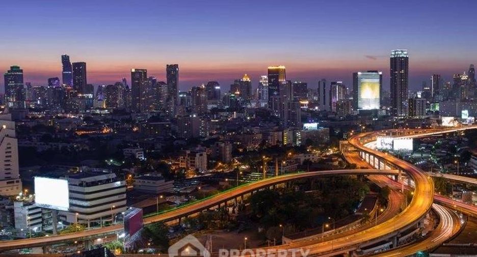 For sale 2 bedrooms condo in Khlong Toei, Bangkok