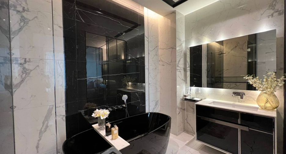 For rent 2 bedrooms condo in Watthana, Bangkok