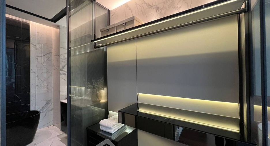 For rent 2 bedrooms condo in Watthana, Bangkok