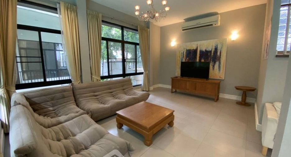 Casa en alquiler de 4 habitaciones en Khlong Toei, Bangkok