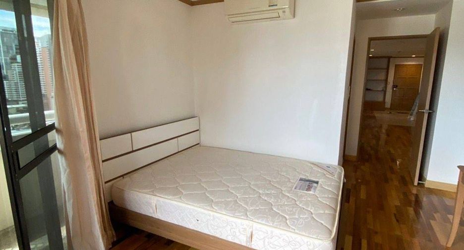For rent 3 bedrooms condo in Khlong Toei, Bangkok