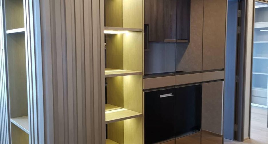 For rent 2 bedrooms condo in Bang Rak, Bangkok