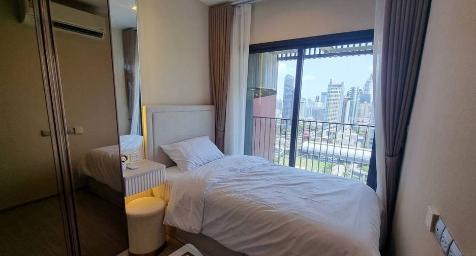 Condo en alquiler de 2 habitaciones en Huai Khwang, Bangkok