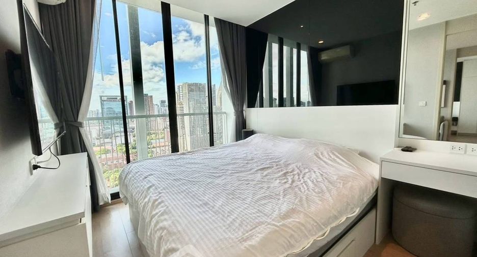 For rent 2 bedrooms condo in Watthana, Bangkok