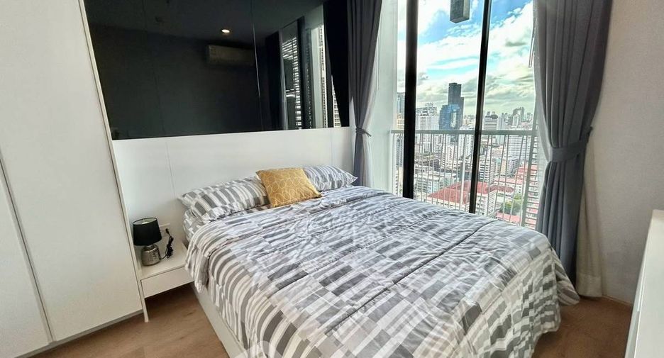 For rent 2 bedrooms condo in Watthana, Bangkok