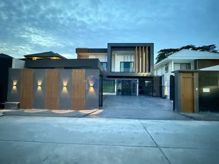Haus zur Miete mit 5 Zimmer in Bang Lamung, Chonburi