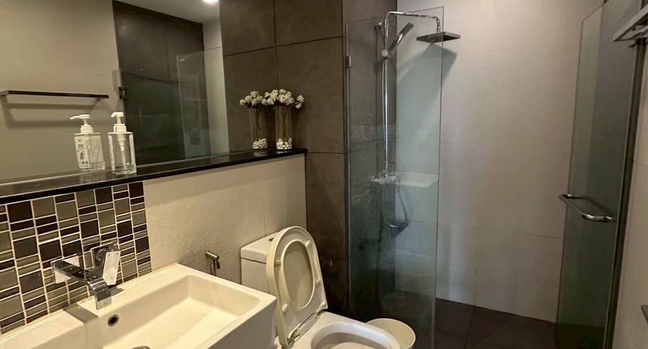 Wohnung zur Miete mit 1 Zimmer in Khlong San, Bangkok