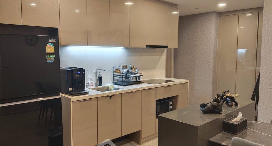 Condo en alquiler de 2 habitaciones en Huai Khwang, Bangkok