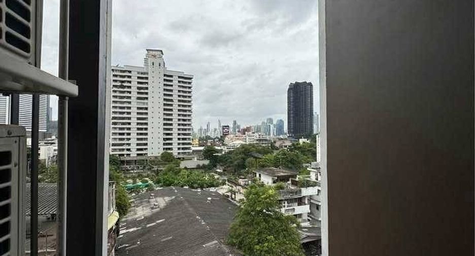 Wohnung zur Miete mit 1 Zimmer in Yan Nawa, Bangkok