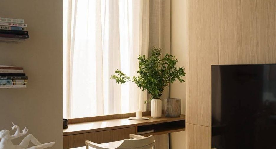 For rent 2 bedrooms condo in Bang Rak, Bangkok