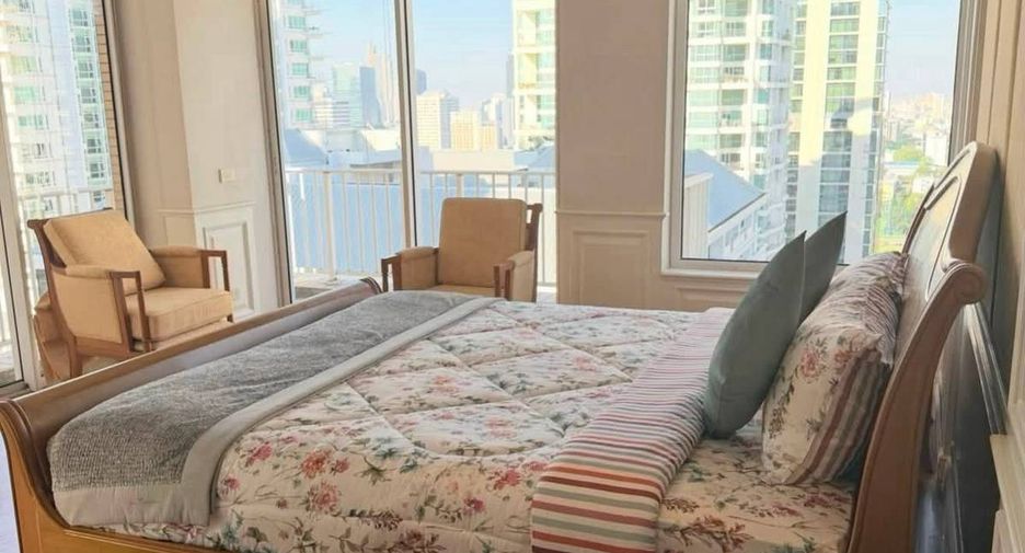 For rent 2 bedrooms condo in Pathum Wan, Bangkok