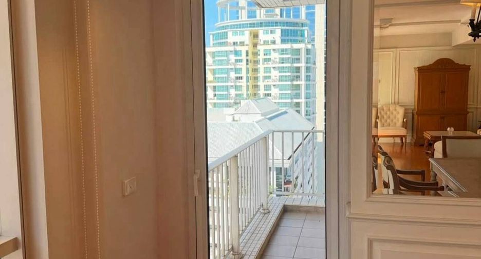 For rent 2 bedrooms condo in Pathum Wan, Bangkok
