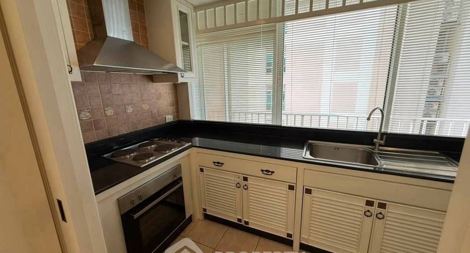 For rent 2 bedrooms condo in Pathum Wan, Bangkok
