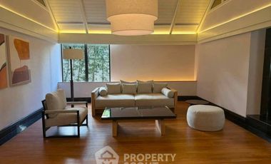 For rent 2 bedrooms condo in Pathum Wan, Bangkok