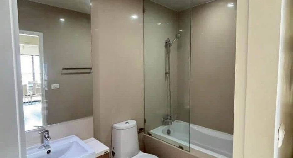For rent 2 bedrooms condo in Khlong Toei, Bangkok