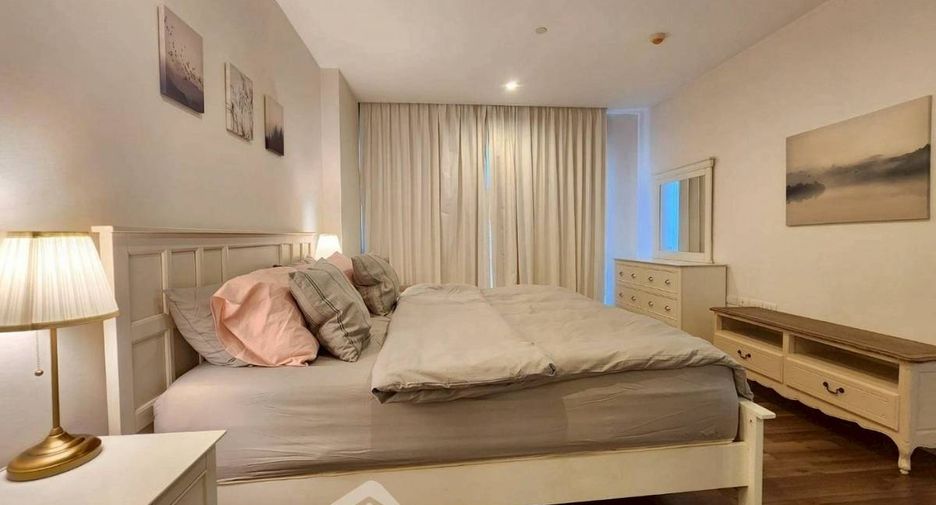 For rent 2 ベッドルーム condo in Phra Khanong, Bangkok