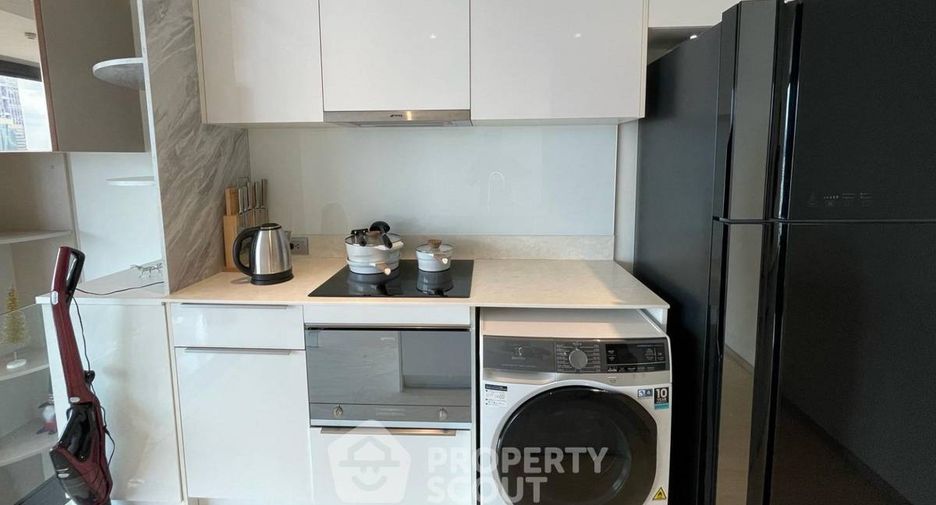 For rent 2 bedrooms condo in Bang Rak, Bangkok