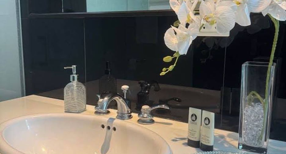 Condo en alquiler de 2 habitaciones en Pathum Wan, Bangkok