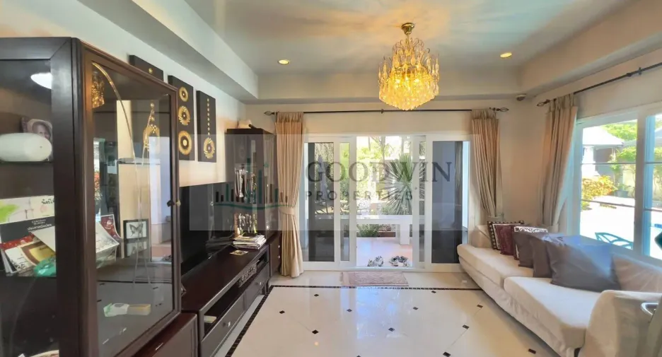 For rent 7 bedrooms house in Bang Lamung, Chonburi