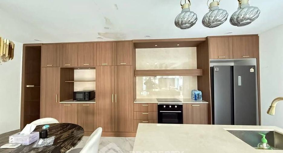 For rent 4 ベッドルーム house in Bang Lamung, Chonburi