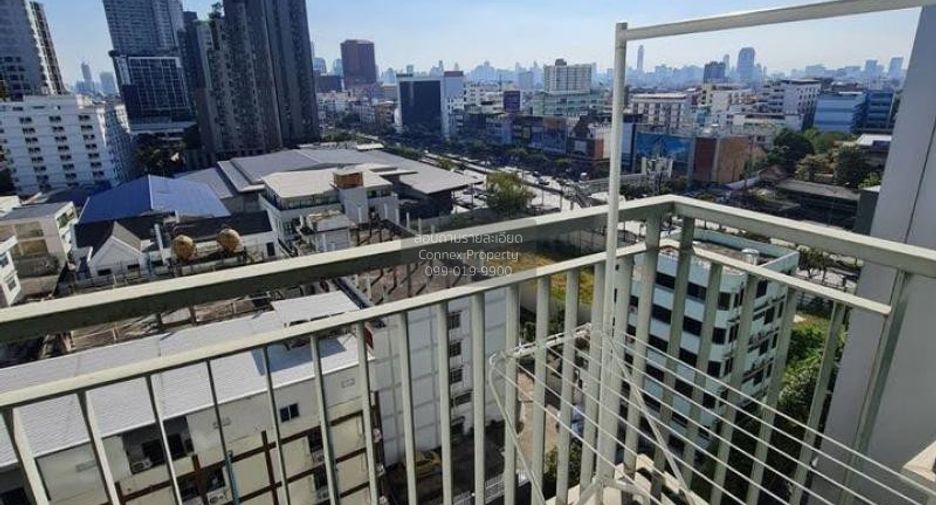 For rent 2 bedrooms condo in Huai Khwang, Bangkok