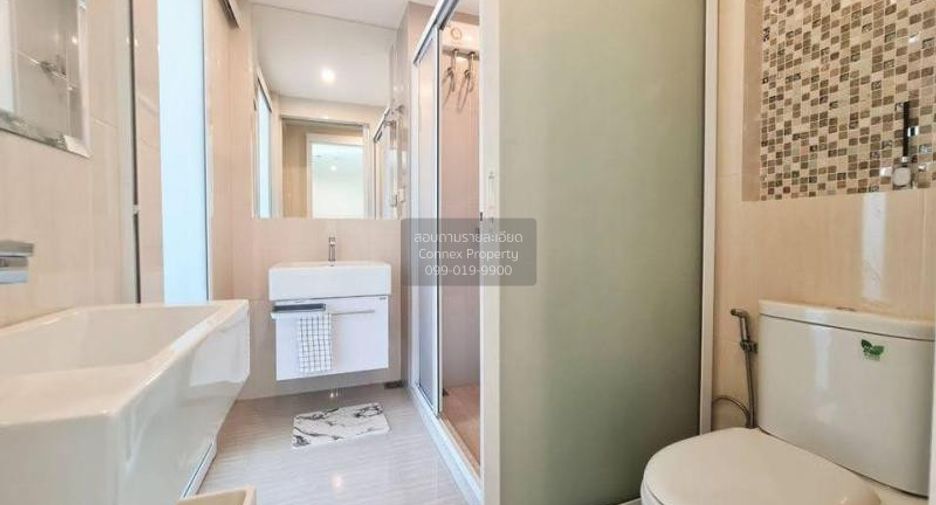 For rent 2 bedrooms condo in Huai Khwang, Bangkok