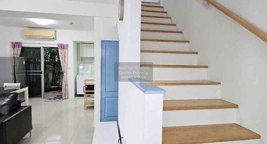 For rent 3 bedrooms townhouse in Bang Kapi, Bangkok