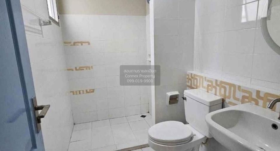 For rent 3 bedrooms townhouse in Bang Kapi, Bangkok