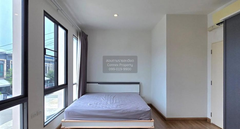 For rent 3 bedrooms townhouse in Bang Phli, Samut Prakan