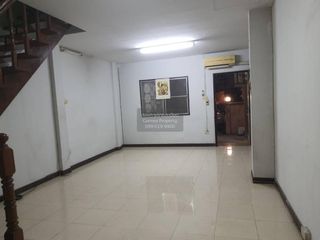 Casa adosada en venta de 2 habitaciones en Bang Khae, Bangkok