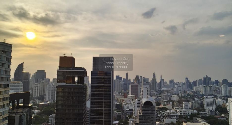 For sale 3 bedrooms condo in Watthana, Bangkok