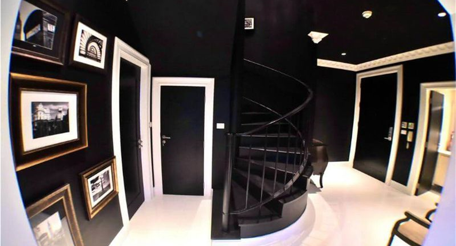 For sale 2 bedrooms condo in Khlong Toei, Bangkok