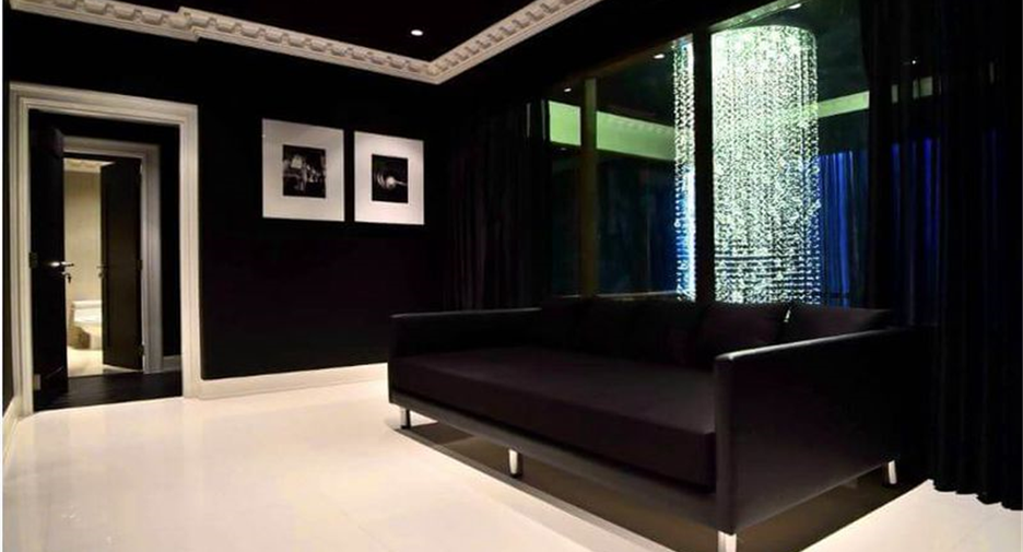For sale 2 bedrooms condo in Khlong Toei, Bangkok