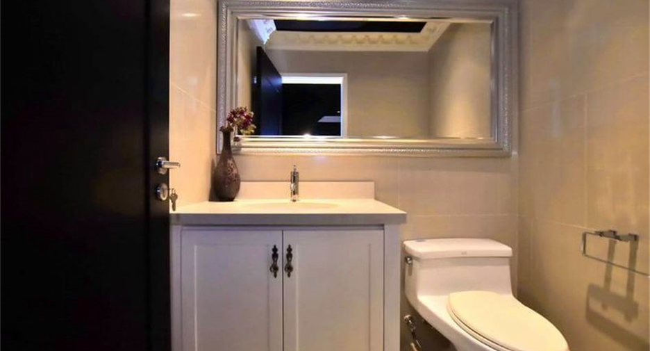 For sale 2 bedrooms condo in Khlong Toei, Bangkok