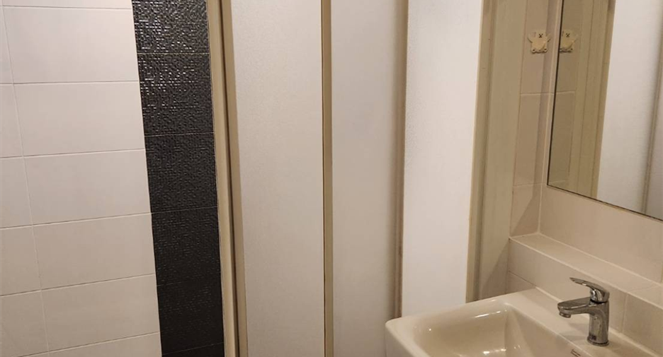 For rent 2 bedrooms condo in Huai Khwang, Bangkok