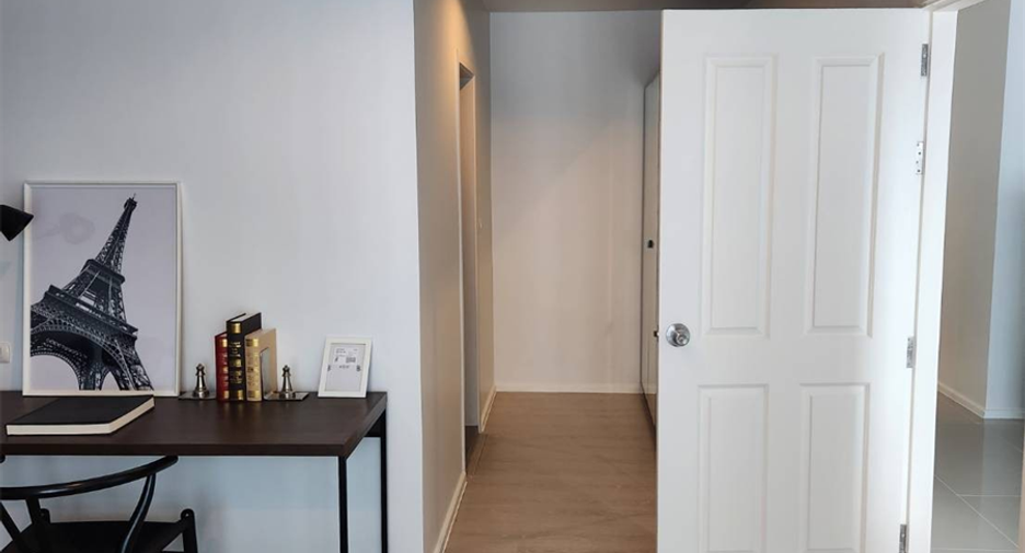 For rent 2 bedrooms condo in Huai Khwang, Bangkok
