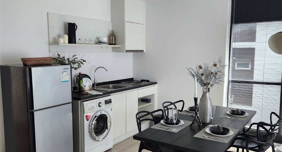 For rent 2 bedrooms condo in Huai Khwang, Bangkok