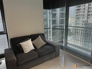 For rent 2 bedrooms condo in Huai Khwang, Bangkok