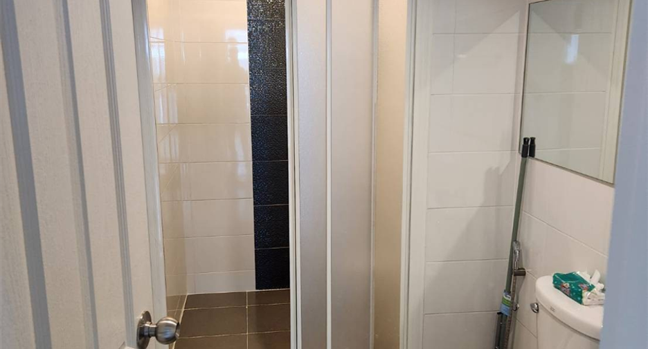 For rent 2 bedrooms condo in Huai Khwang, Bangkok