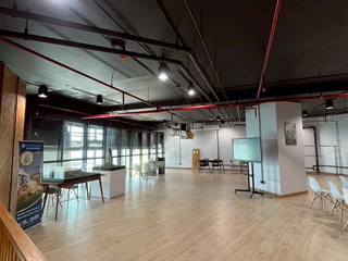 For rent 2 bedrooms condo in Huai Khwang, Bangkok