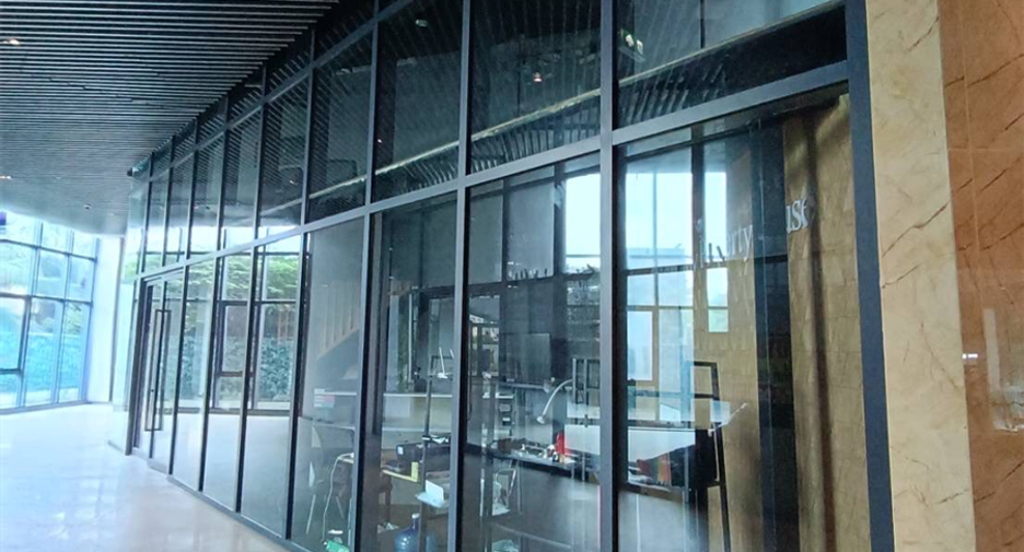 For rent 2 bedrooms condo in Huai Khwang, Bangkok