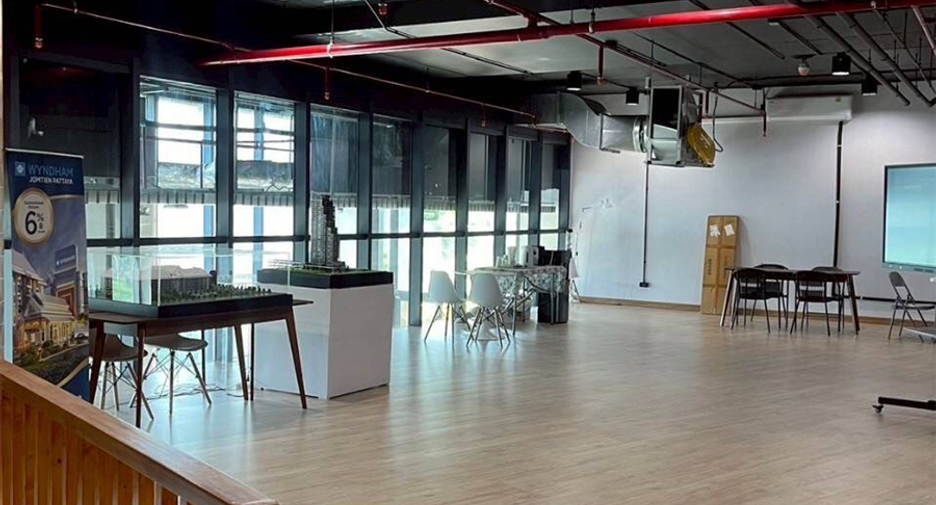 For rent 2 bedrooms condo in Huai Khwang, Bangkok