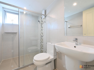 For rent 2 bedrooms condo in Huai Khwang, Bangkok