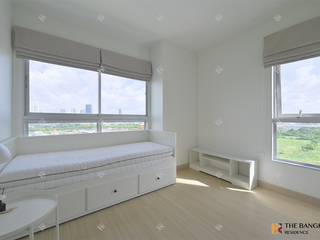 For rent 2 bedrooms condo in Huai Khwang, Bangkok