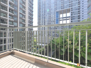 For rent 2 bedrooms condo in Huai Khwang, Bangkok