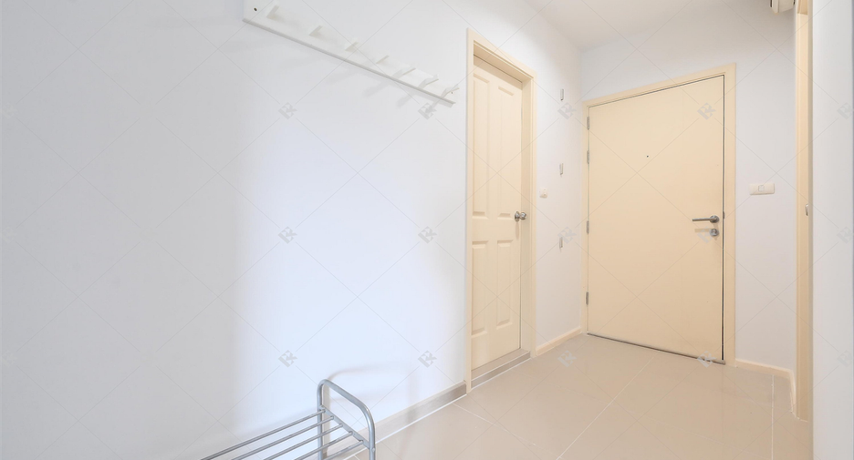 For rent 2 bedrooms condo in Huai Khwang, Bangkok