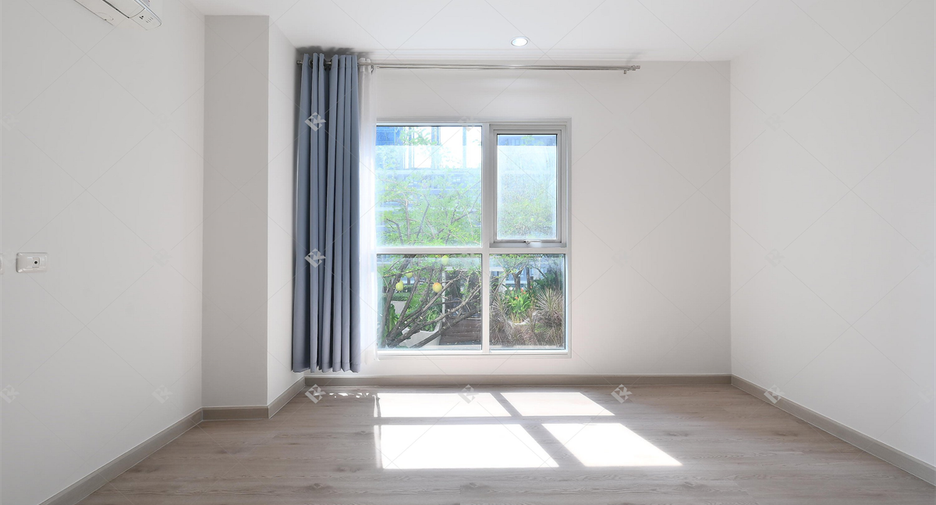 For rent 2 bedrooms condo in Huai Khwang, Bangkok